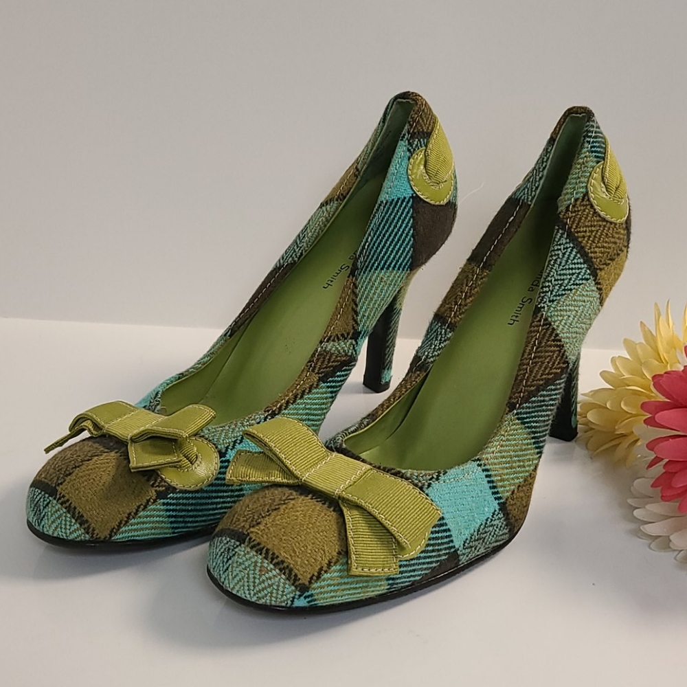 Amanda Smith green & blue heeled shoes